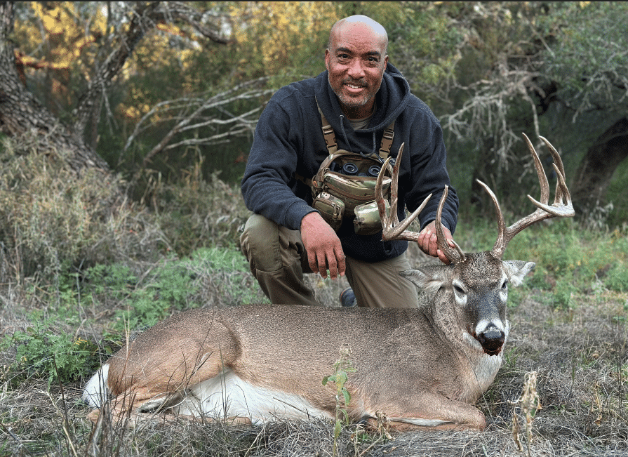 whitetail buck hunt