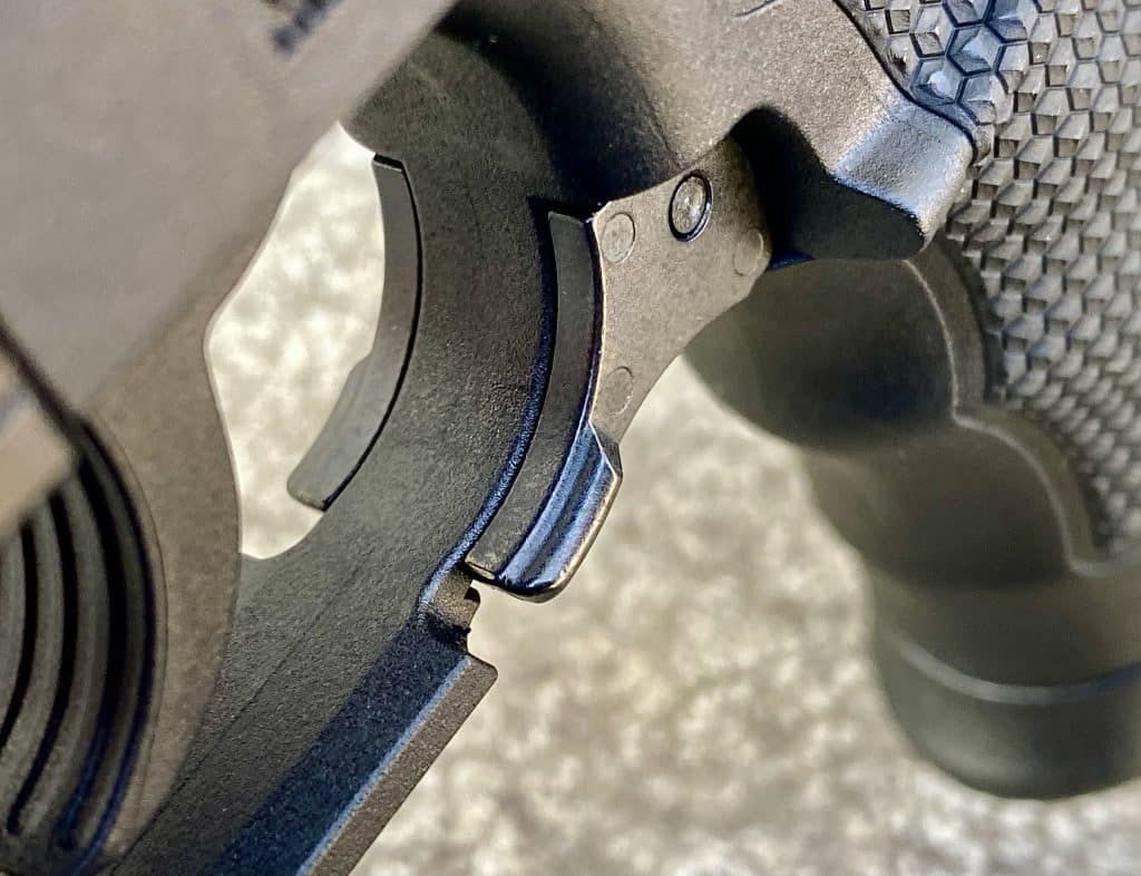 walther pd380 magazine release